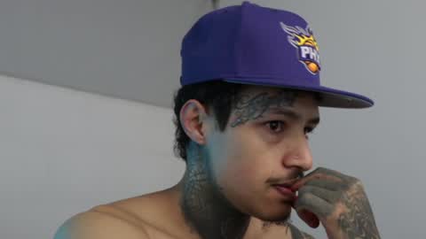 Snapshot of trieone chatting on 12/28/24, 08:16 - trieone online show from 12/28/24, 08:16