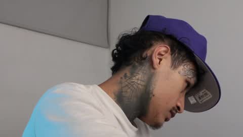 Snapshot of trieone chatting on 02/05/25, 06:02 - trieone online show from 02/05/25, 06:02