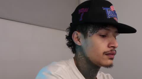 Snapshot of trieone chatting on 02/11/25, 06:19 - trieone online show from 02/11/25, 06:19