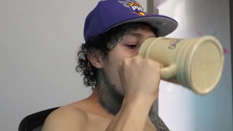 - trieone online show from 01/06/26, 02:54