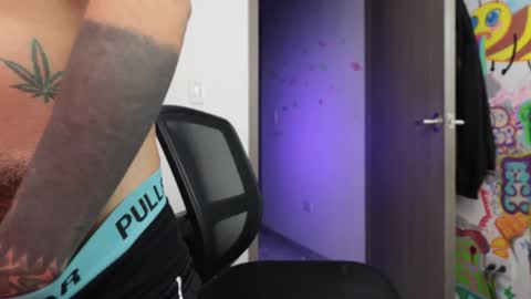 - trieone online show from 01/11/26, 02:49