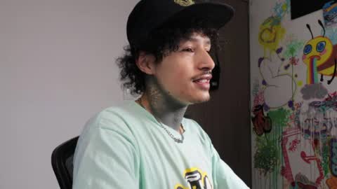 - trieone online show from 04/05/26, 02:47