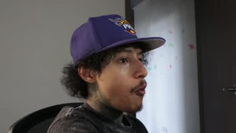 - trieone online show from 04/18/26, 02:32