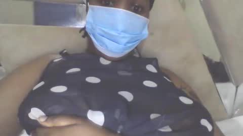 Snapshot of trinahluicy chatting on 04/10/26, 10:25 trinahluicy online show from 04/10/26, 10:25