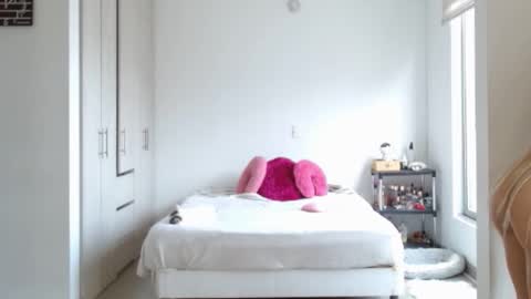 Snapshot of trinity_prestige chatting on 10/02/25, 01:18 TRINITY online show from 10/02/25, 01:18