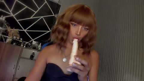 Ms Ella online show from 01/13/25, 02:00