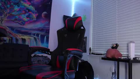 Snapshot of tristanhardwood chatting on 02/15/26, 11:12 tristanhardwood online show from 02/15/26, 11:12