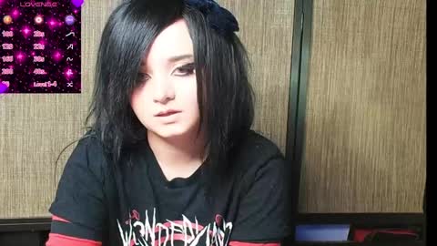 trixiedoescamcam online show from 02/04/25, 10:13