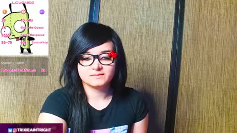 trixiedoescamcam online show from 09/20/25, 10:00
