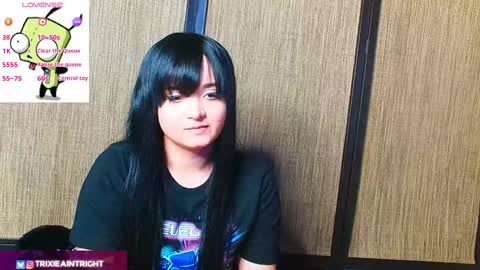 trixiedoescamcam online show from 10/07/25, 10:51