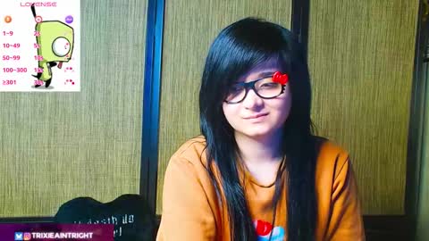 trixiedoescamcam online show from 11/26/25, 11:50