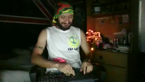 Snapshot of trizquelmen chatting on 12/03/24, 03:41 Andrew online show from 12/03/24, 03:41