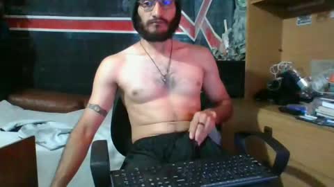 Snapshot of trizquelmen chatting on 12/10/24, 01:33 Andrew online show from 12/10/24, 01:33