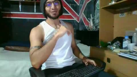 Snapshot of trizquelmen chatting on 01/03/25, 10:51 Andrew online show from 01/03/25, 10:51