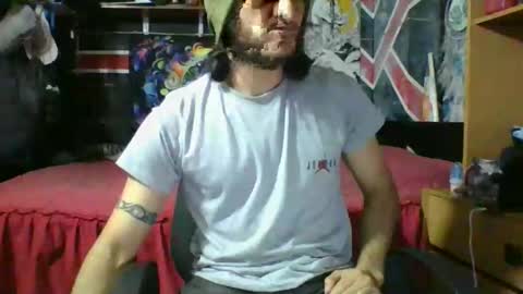 Snapshot of trizquelmen chatting on 09/21/25, 12:23 Andrew online show from 09/21/25, 12:23