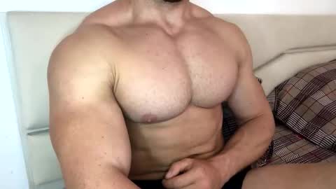 Troncq online show from 09/18/25, 07:10