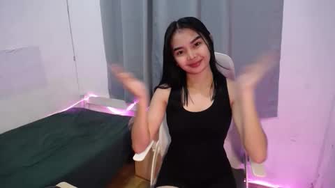 Snapshot of tropicalmuse chatting on 12/16/25, 06:29 Ash online show from 12/16/25, 06:29