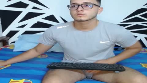 Snapshot of troy_6969 chatting on 12/21/25, 12:56 Alan David online show from 12/21/25, 12:56