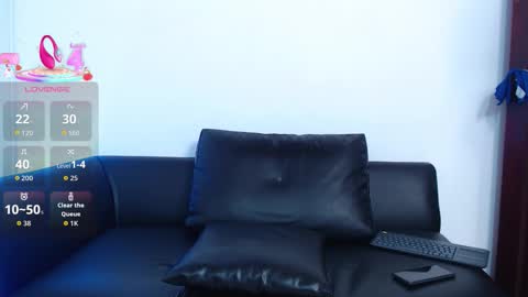    online show from 10/12/25, 04:17