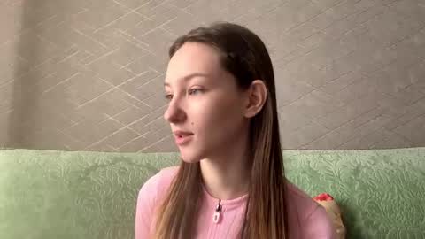 Hello Viola here   Help me to make 50 thumbs up 333 online show from 03/06/26, 10:23