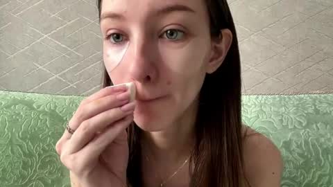 Hello Viola here   Help me to make 50 thumbs up 333 online show from 03/29/26, 09:20