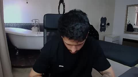 Snapshot of troywade chatting on 05/19/26, 04:41 TroyWade online show from 05/19/26, 04:41