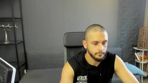 Snapshot of troywade chatting on 06/14/26, 04:25 TroyWade online show from 06/14/26, 04:25