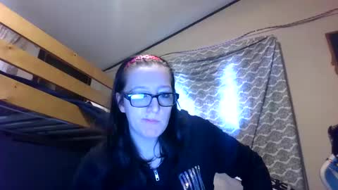 Snapshot of truckerswifetobe chatting on 12/09/24, 06:35 TruckersWifeToBe online show from 12/09/24, 06:35