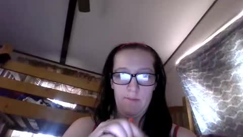 Snapshot of truckerswifetobe chatting on 12/12/24, 06:31 TruckersWifeToBe online show from 12/12/24, 06:31