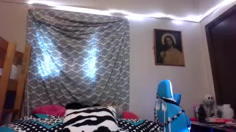 Snapshot of truckerswifetobe chatting on 12/15/24, 03:20 TruckersWifeToBe online show from 12/15/24, 03:20