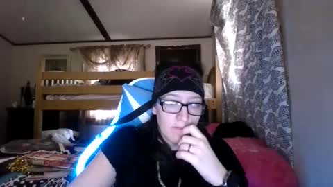 Snapshot of truckerswifetobe chatting on 12/15/24, 06:26 TruckersWifeToBe online show from 12/15/24, 06:26