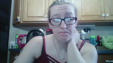 Snapshot of truckerswifetobe chatting on 09/11/25, 07:47 TruckersWifeToBe online show from 09/11/25, 07:47