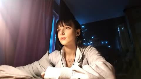 Poly online show from 12/23/25, 06:11