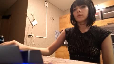 Poly online show from 01/05/26, 05:27