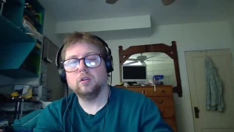 HandicappedLaugher online show from 12/25/24, 04:33