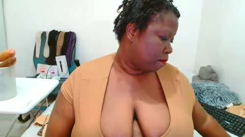 TrueBella30 online show from 10/18/25, 08:26