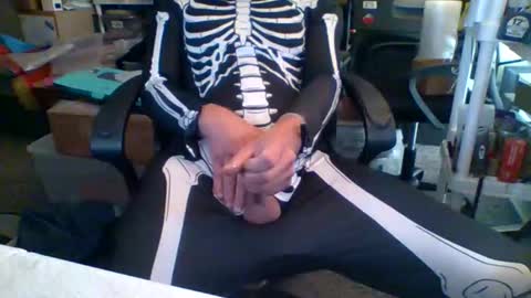 truk1976 online show from 10/21/25, 03:35