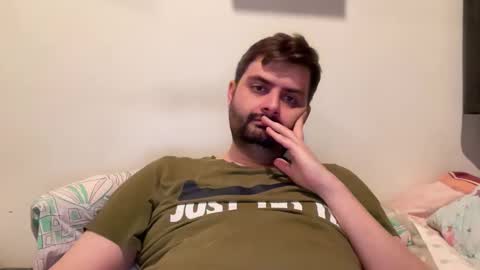 Snapshot of trustmelove chatting on 12/17/25, 05:30 Trustmelove online show from 12/17/25, 05:30