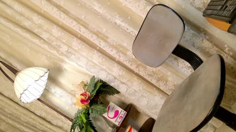 Chloe online show from 04/01/26, 08:26