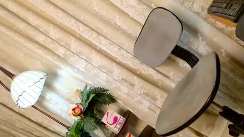 Chloe online show from 04/15/26, 08:54