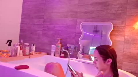 Snapshot of ts_rose25 chatting on 10/27/25, 08:46 TS Rose25 online show from 10/27/25, 08:46