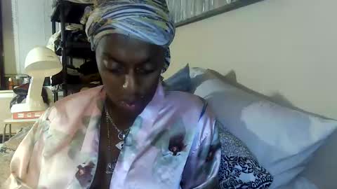 Amber White online show from 11/05/25, 09:53