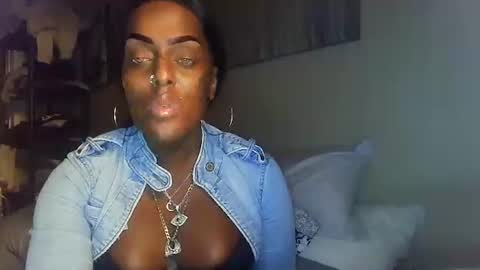 Amber White online show from 11/15/25, 04:10