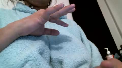 Snapshot of tsbellaflor chatting on 02/04/25, 08:28 Bella online show from 02/04/25, 08:28