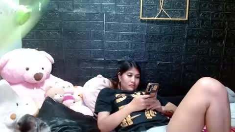 SHENA  online show from 04/16/26, 04:19