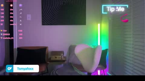 Snapshot of tsfoxx chatting on 04/28/26, 02:49 tsfoxx online show from 04/28/26, 02:49