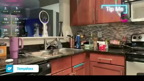 Snapshot of tsfoxx chatting on 05/12/26, 01:52 tsfoxx online show from 05/12/26, 01:52