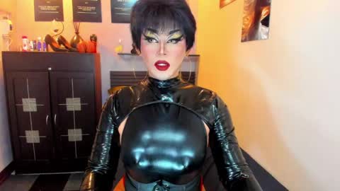 Nicoleeee online show from 05/20/26, 08:48