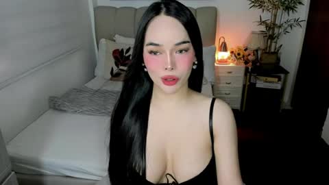 Snapshot of tspearlofasia chatting on 07/08/26, 01:32 Graciella online show from 07/08/26, 01:32
