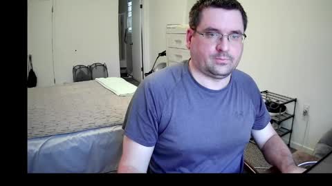 Snapshot of tstwbtsb chatting on 05/14/26, 02:13 tstwbtsb online show from 05/14/26, 02:13